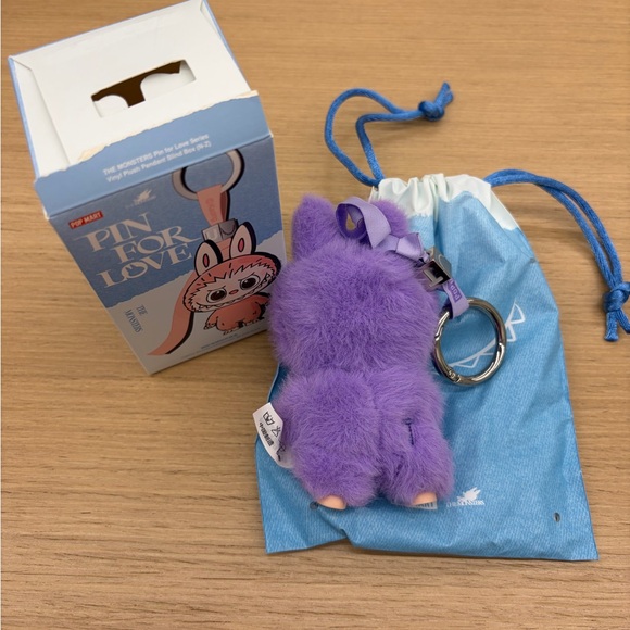 NWT Labubu “Pin for Love” Purple Keychain by Popmart letter T - Picture 3 of 4